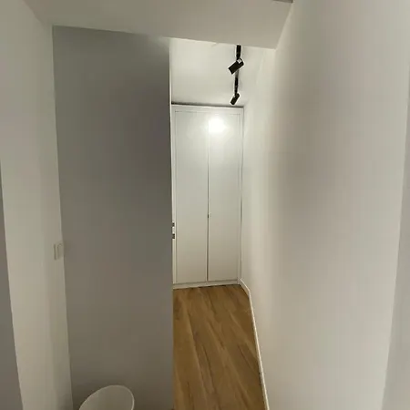 Penthouse In Apartment *